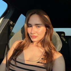 Laura90, 20000310, Bronx, New York, United States Laura90, 20000310, Bronx, New York, United States